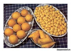 Баурсаки - казахское блюдо
