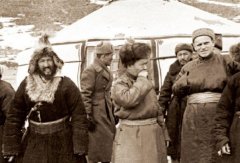 Консерватизм в традициях одежды?! (на примере с соседним рисунком Чингизхана)