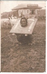 Узник монгол с ожерельем на шее