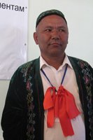 Азат Отарбаев, мастер по изготовлению традиционных каракалпакских инструментов.jpg