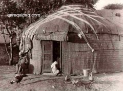 A Qaraqalpaq yurt in the Aral Delta in about 1930..jpg