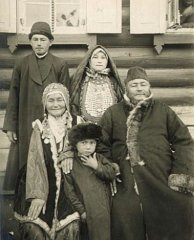 Башкирская семья. Фотография конца XIX нач. XX вв.